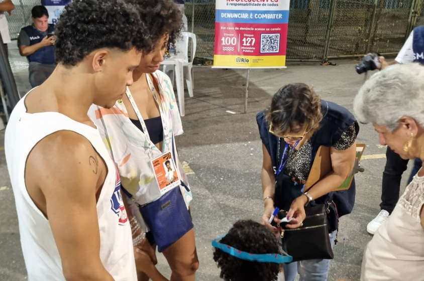 CMDCA-Rio e AssistÃªncia Social lanÃ§am campanha em ensaio tÃ©cnico do Carnaval